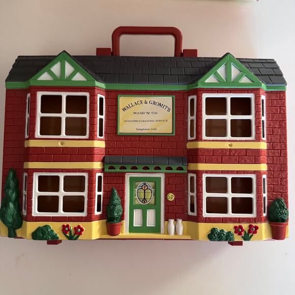 Wallace and Gromit West Wallaby Street Playhouse Vintage 1989 Travel Case Vivid - Picture 5 of 12